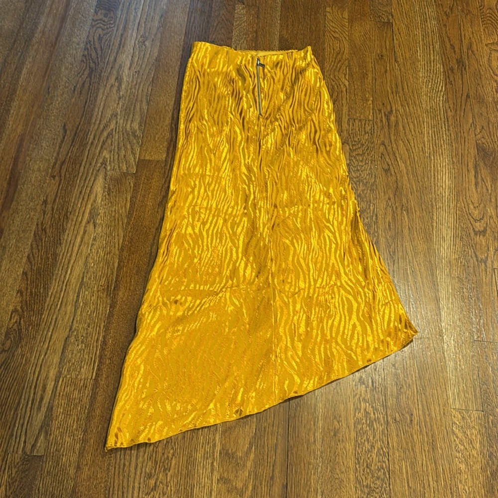 ALICE + OLIVIA Maeve Asymmetrical Slip Skirt - Picture 5 of 7